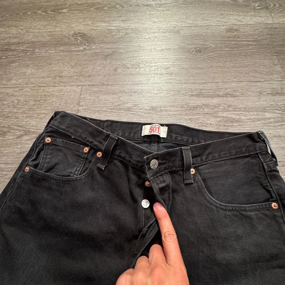 Levis 501 Jeans Mens 34 Black Denim Cotton Straight Leg Button Fly Classic 33x28